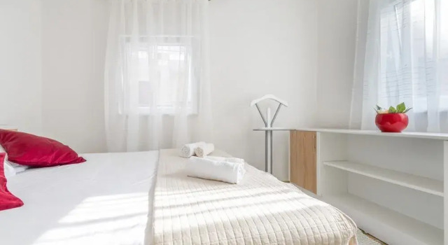 Apartment With 2 Rooms In Baška Voda, With Wonderful Sea View, Furnish