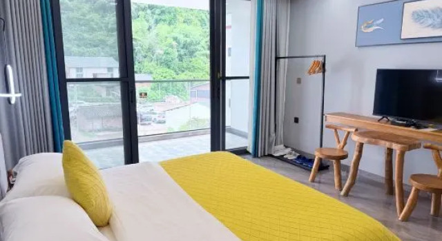 Семейный люкс с красивым видом из окна Filili Homestay (Yangshuo Yulonghe District Old County Wharf Store）
