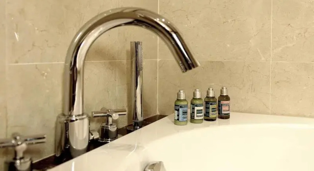 Двухместный номер Standard Silk Path Hotel Hanoi