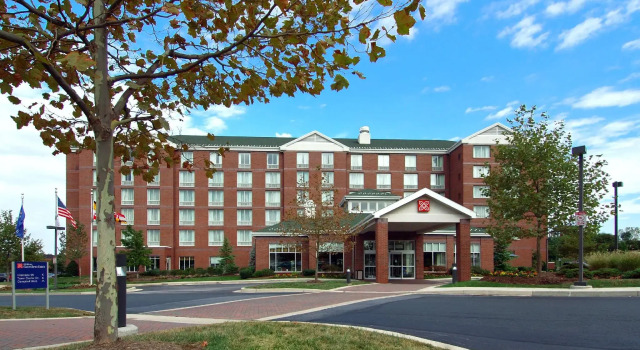 Кровать в общем номере Hilton Garden Inn White Marsh