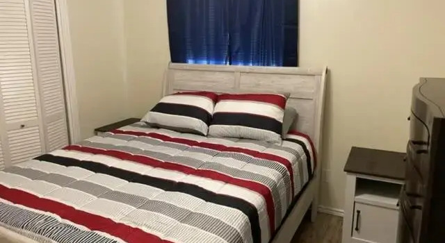 Апартаменты Comfortable downstairs 2 bed next to Fort Sill