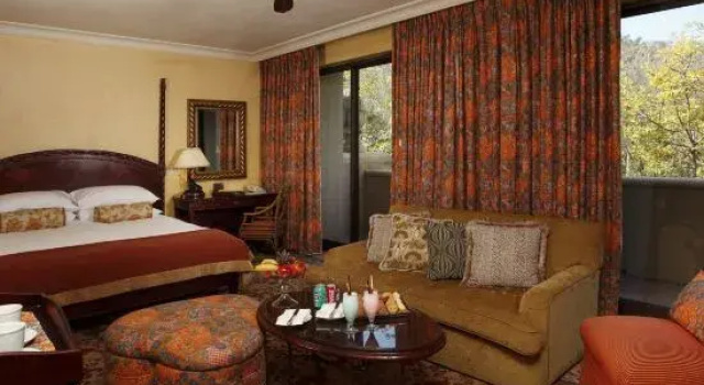 Двухместный номер Superior с видом на бассейн The Palace of the Lost City at Sun City Resort