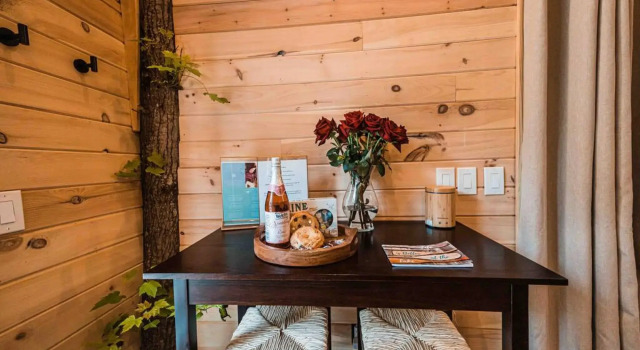 Moonlight Treehouse-amazing Views Private hot tub, Buchen Sie Hotel  