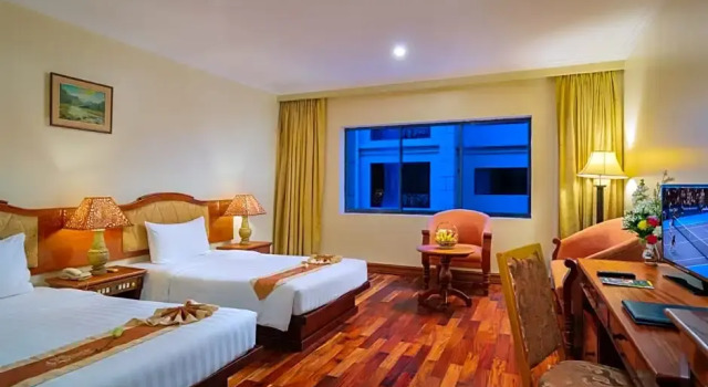 Номер Deluxe Dragon Royal Angkor Hotel