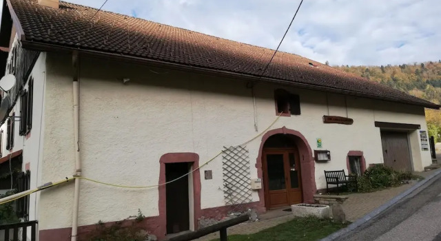 Ferme auberge à la colline