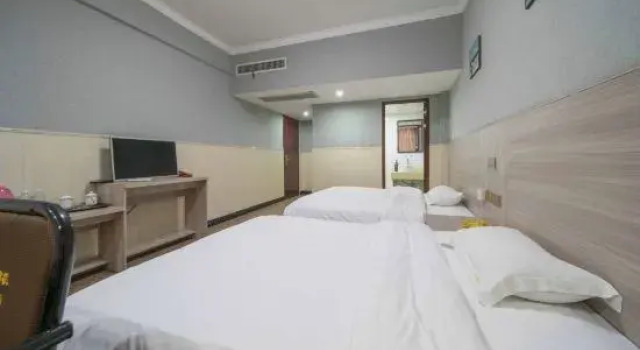 Suite Sunshine Holiday Hotel
