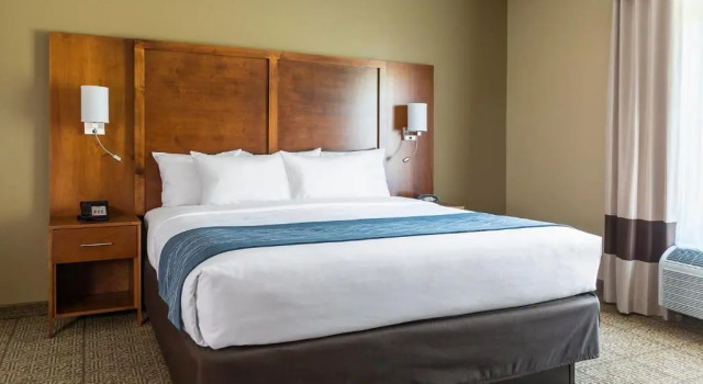 Люкс Comfort Suites Hartville-North Canton