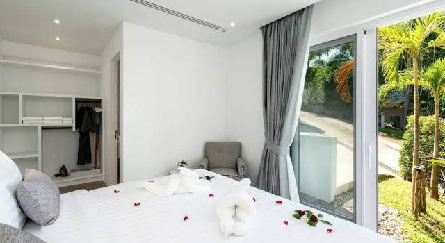 Luxury Sea View Pool Villa L at UniQue Residences, Забронировать Вилла Отели Южного Таиланда с парковкой, Парковка