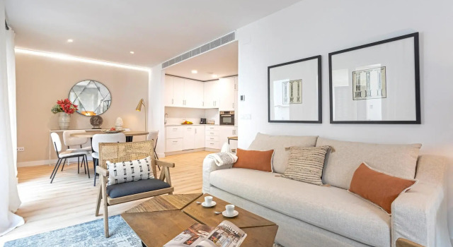 Magnificent 3BD apartment in Santa Cruz neighborhood. Aire II, Забронировать Апартаменты/квартира Севилья провинция Севилья, рядом с Торре-дель-Оро