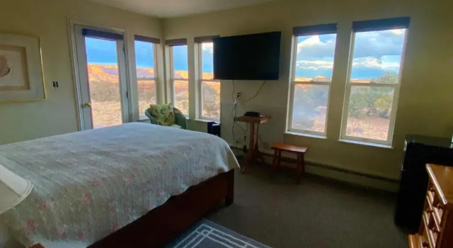 Номер Standard SkyRidge Inn