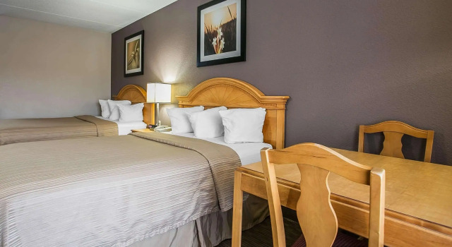 Четырёхместный номер Standard Quality Inn Hartsville
