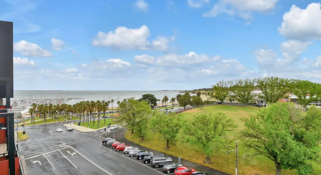 Апартаменты Deluxe с 2 комнатами с балконом и с видом на залив Oaks Vue Suites Geelong