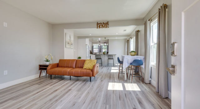 < 1 Mi to Main St Hanford! Home w/ Outdoor Space