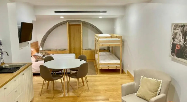 Кровать в общем номере PDL Green House