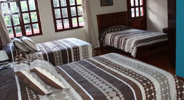 Трёхместный номер Standard с балконом Hosteria San Carlos Tababela