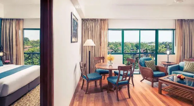 Двухместный номер Standard с балконом Mercure Yangon Kaba Aye