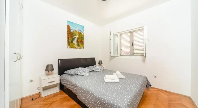 Apartment Matea, Book Lejlighed Hoteller i Kotor Riviera med parkering, Parkering