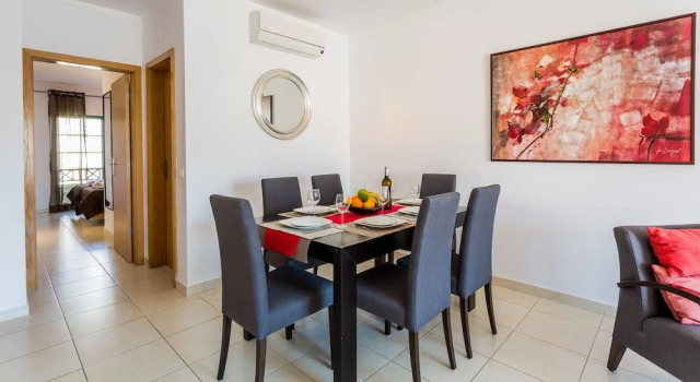 Апартаменты Central Albufeira 2-B Apt, Sleeps 6, Pool, Parking