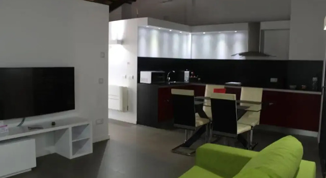 Apartment in the City of Olot Penthouse, Buchen Sie Ferienwohnung Olot Garrotxa