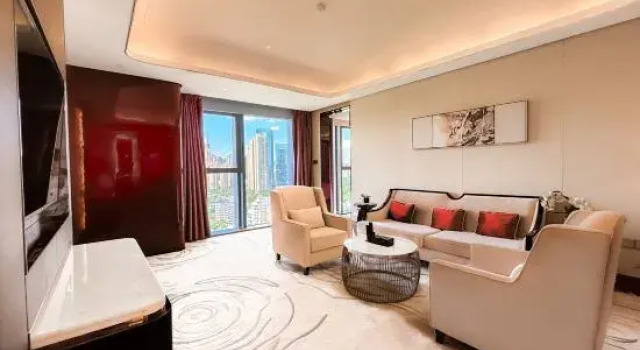 Люкс Luxury Wuhan Youyi International Hotel