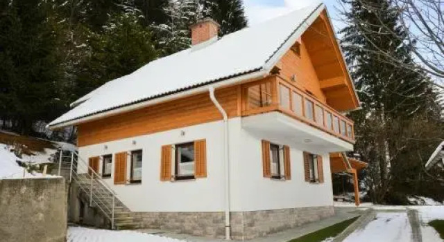 Cottage House Jakob, Rezervovat Rekreační dům Vily v Osrednjeslovenska, Vila