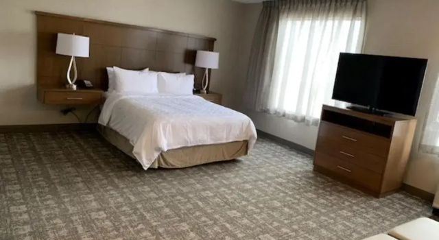 Двухместный номер Standard Staybridge Suites - Red Deer North by IHG