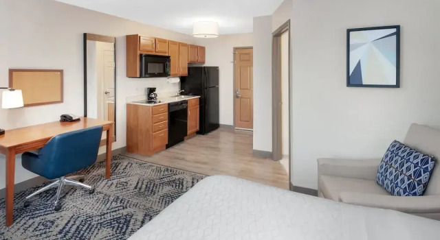Двухместная Студия люкс Candlewood Suites Louisville North by IHG