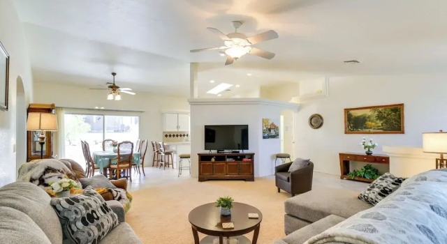 Коттедж 4 Mi to London Bridge: Lake Havasu City Home!