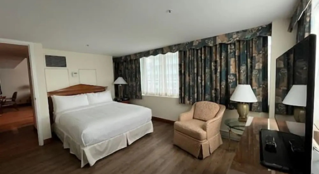 Номер Presidential Cambridge Suites Toronto