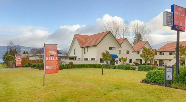 Кровать в общем номере Bella Vista Motel Te Anau