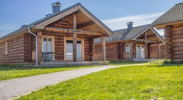 Alpine Hotel, Забронировать Курортный отель Биспинген Люнебургская пустошь, рядом с Das Verruckte Haus
