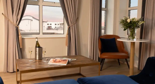 Люкс с видом на горы The Address Sligo