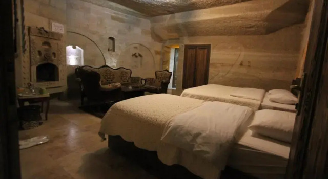 Family Cave Suites Hotel