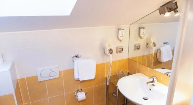Трёхместный номер Standard Цокольный этаж Hotel Keltika