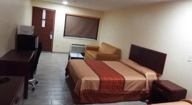 Четырёхместный люкс Texas Inn Harlingen