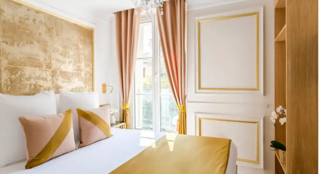 Апартаменты с балконом и с видом на город Merveil Luxury Suites - Bac I-II