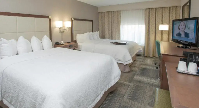 Двухместный номер Standard Hampton Inn & Suites Cincinnati-Union Centre