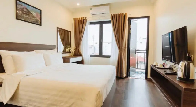 Двухместный номер Standard с балконом Paragon Noi bai Hotel & Pool