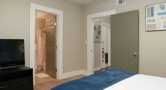 Коттедж Amazing Fully Fenced Home Only 1 7 mi to Downtown