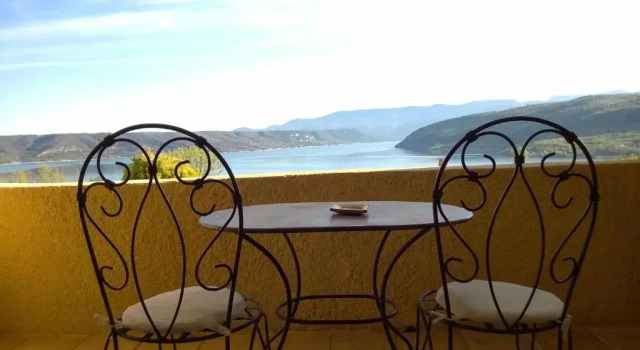 Balkonlu Standart aile oda Hôtel Restaurant Les Cavalets