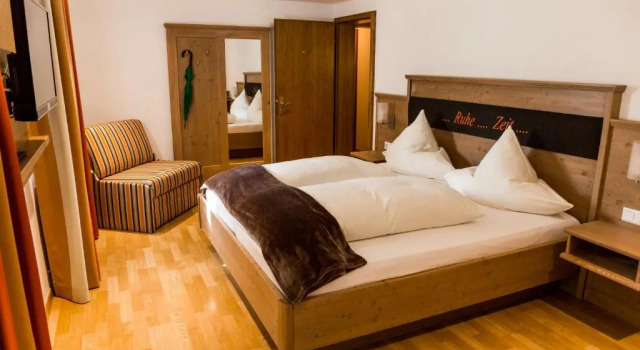 Landgasthaus zur Linde, Neusatz, Reserva ahora Hotel Hoteles en Baden-Wurtemberg con aparcamiento, Aparcamiento