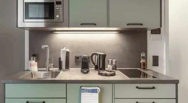 Люкс с балконом Limehome Berlin Sybelstr