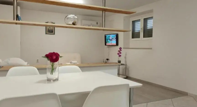 Студия Apartments Marina