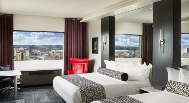 Четырёхместный номер Standard The Davenport Grand, Autograph Collection