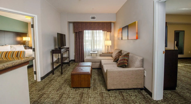Люкс с 2 комнатами Staybridge Suites Houston-NASA Clear Lake by IHG