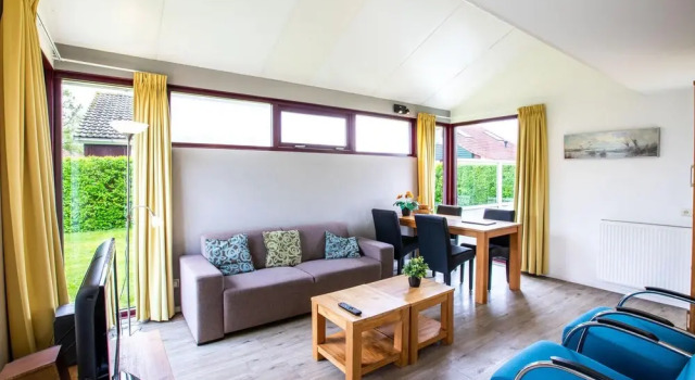 Amazing Home in Heinkenzand With Wifi and 2 Bedrooms, Book Hotel Goes 
