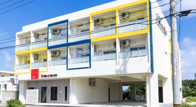 Mr.KINJO BEACH SIDE KAFU-SHI, Rezerwuj Hotel Hotele w Okinawa z parkingiem, Parking