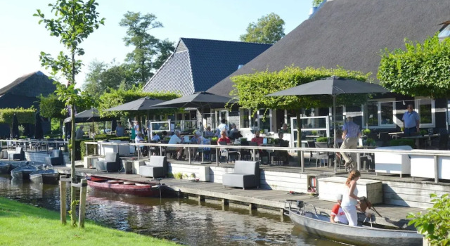 Коттедж Cottage in Dwarsgracht near Giethoorn