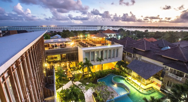 Семейный люкс The Lerina Hotel Nusa Dua