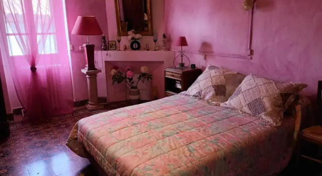 Коттедж Deux chambres avec kitchenette dans maison de village avec terrasse